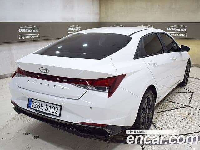 Hyundai Avante Hybrid (CN7) 2