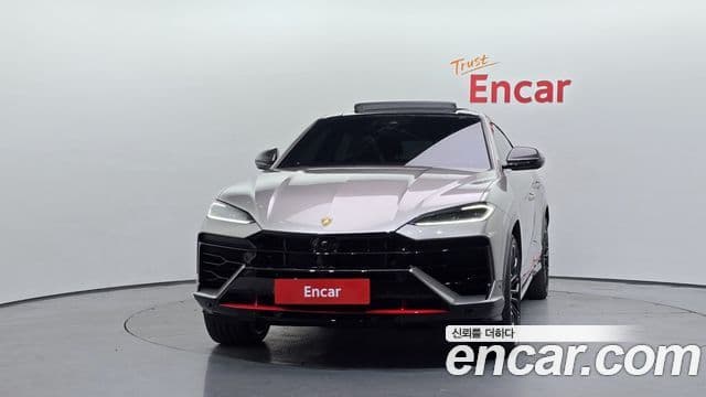 Lamborghini Urus 3