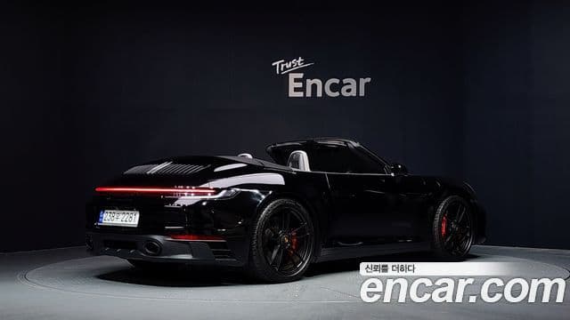 Porsche 911 (992) 2
