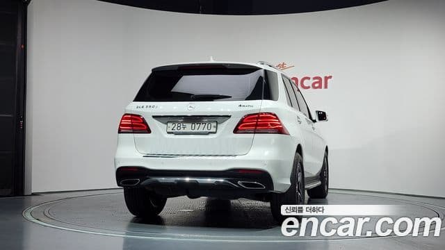 Mercedes-Benz GLE-Class W166 4