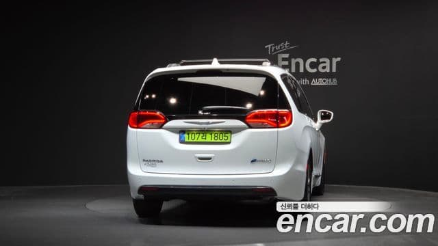 Chrysler Pacifica 4