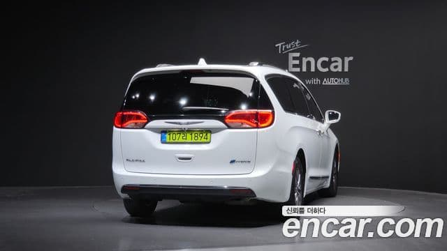 Chrysler Pacifica 4
