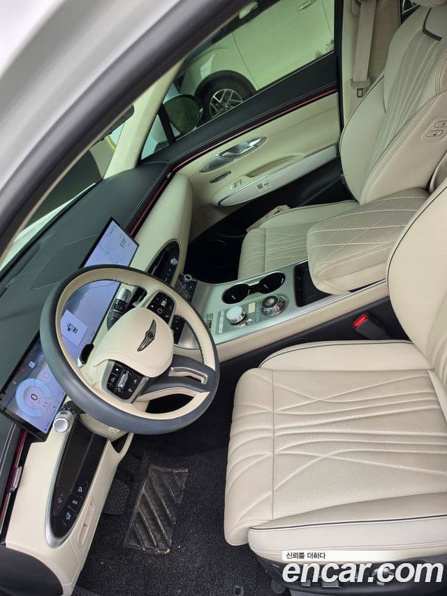 Genesis GV70 4