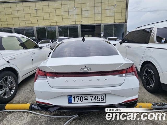 Hyundai Avante (CN7) 3