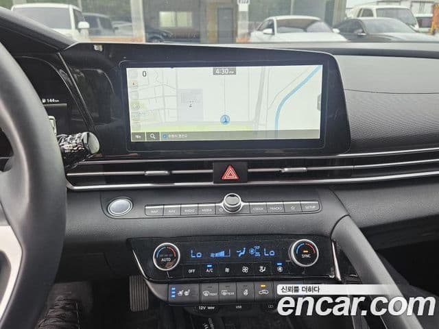 Hyundai Avante (CN7) 4