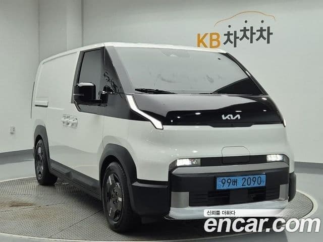 Kia PV5 3