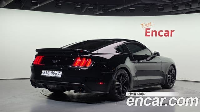 Ford Mustang 2