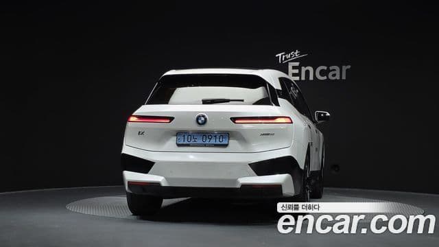 BMW iX 4