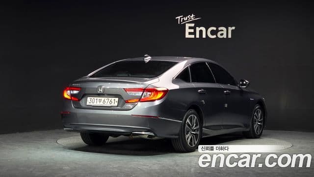 Honda Accord 10th Gen 2