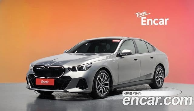 BMW 5 Series (G60)