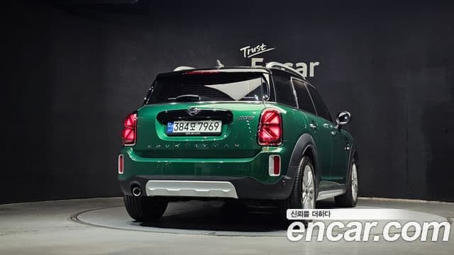 MINI Cooper Countryman 4