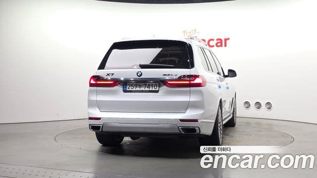 BMW X7 (G07) 4
