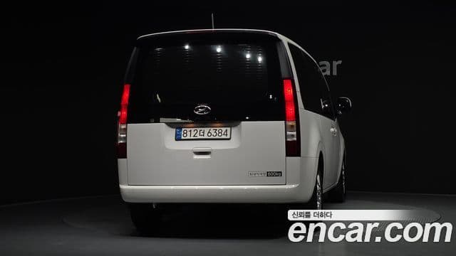 Hyundai Staria 4