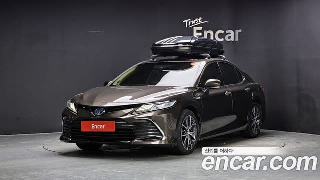 Toyota Camry (XV70) 1