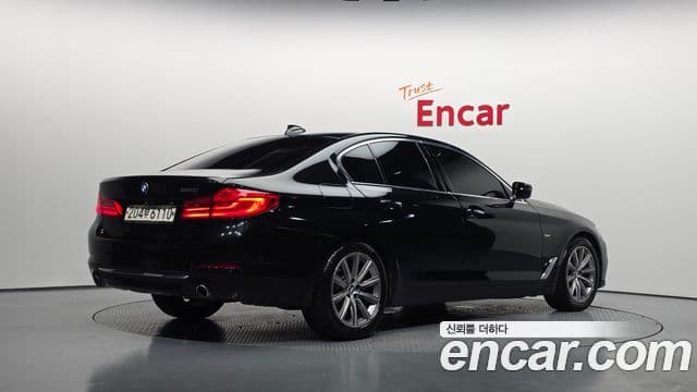 BMW 5 Series (G30) 2