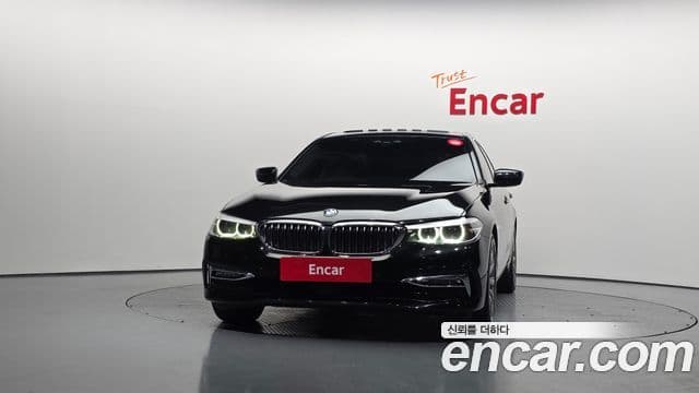 BMW 5 Series (G30) 3
