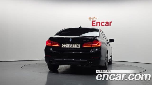 BMW 5 Series (G30) 4