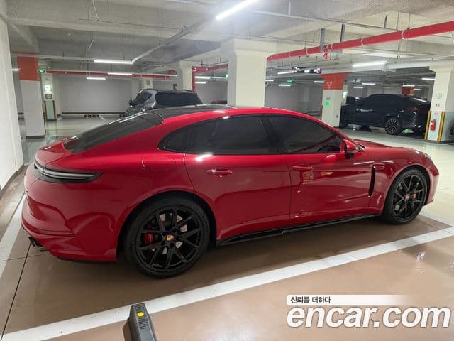 Porsche Panamera (976) 2