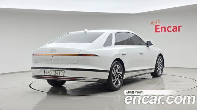 Hyundai Grandeur (GN7) 2