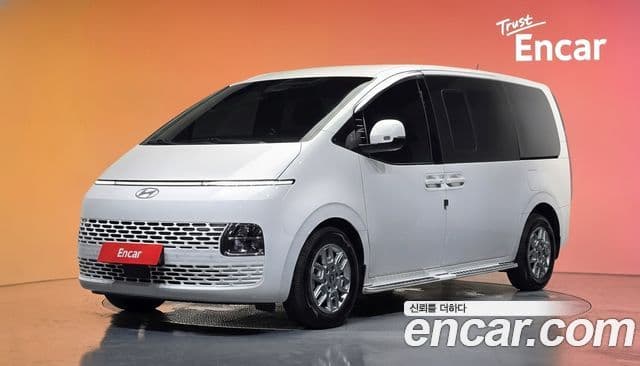 Hyundai Staria 1