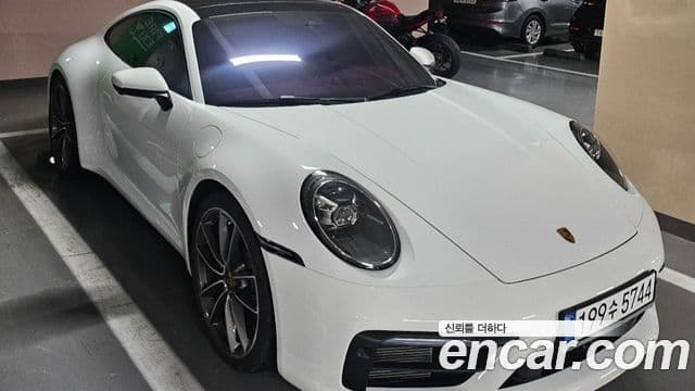 Porsche 911 (992) 2