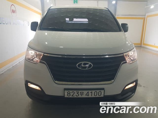Hyundai The New Grand Starex 2