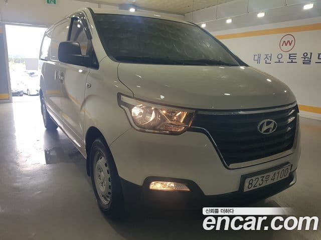 Hyundai The New Grand Starex 3