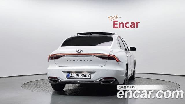 Hyundai The New Grandeur IG Hybrid 4