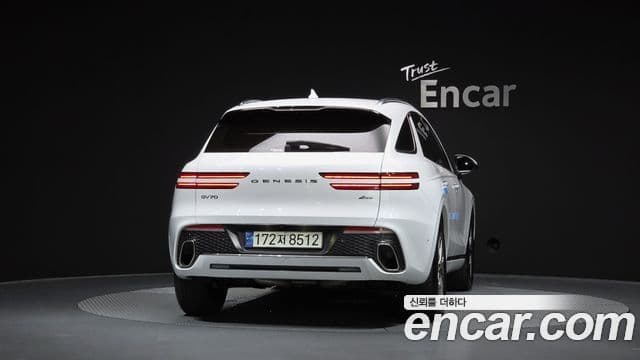 Genesis GV70 4