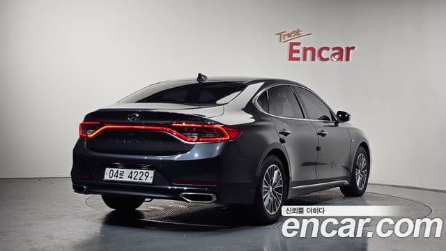 Hyundai Grandeur IG Hybrid 2