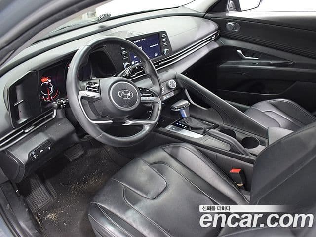 Hyundai Avante (CN7) 4