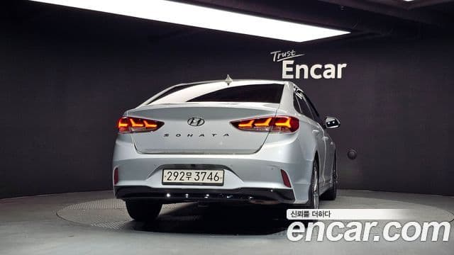 Hyundai LF Sonata 4
