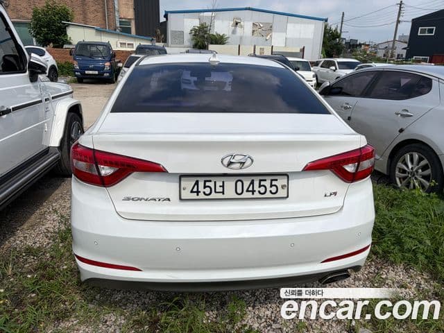 Hyundai LF Sonata 4