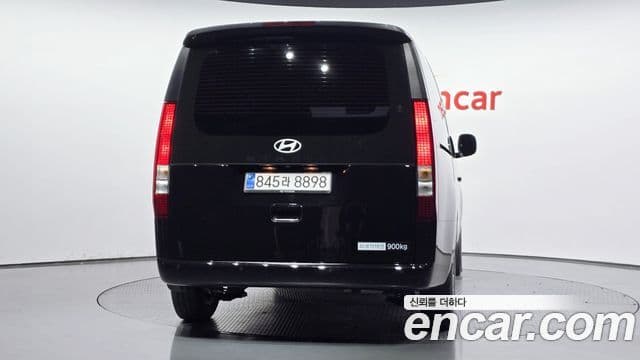 Hyundai Staria 4