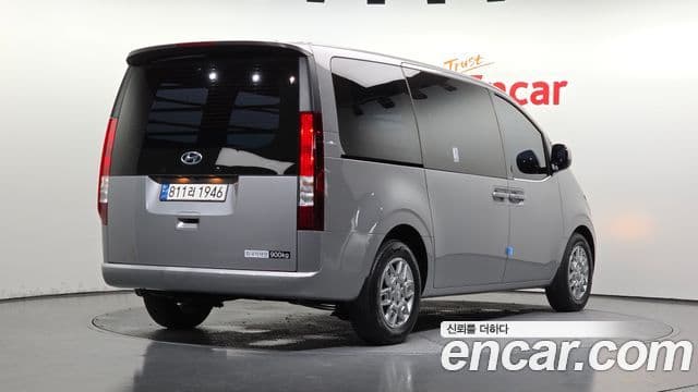 Hyundai Staria 2