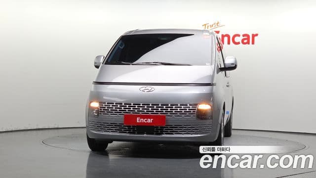 Hyundai Staria 3
