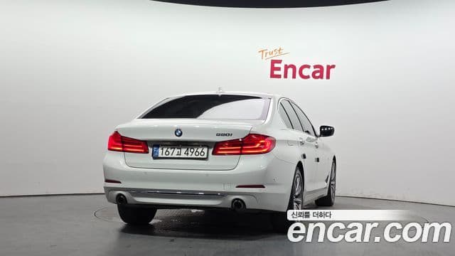 BMW 5 Series (G30) 4