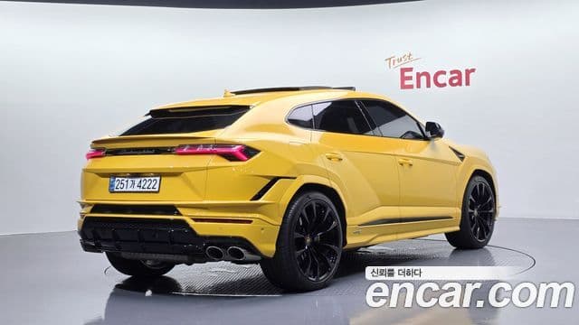Lamborghini Urus 2