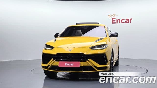 Lamborghini Urus 3