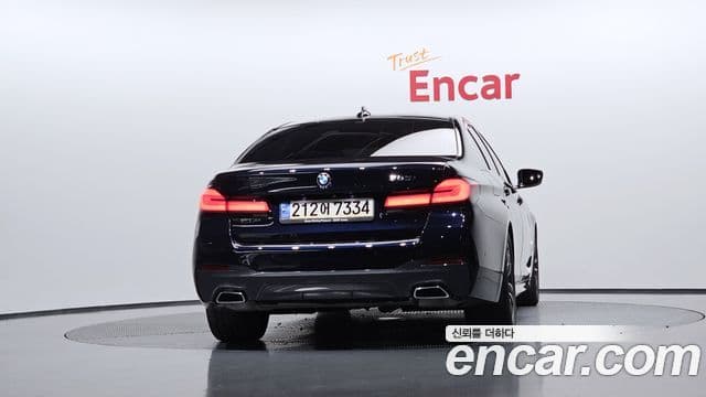 BMW 5 Series (G30) 4