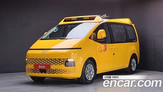Hyundai Staria 1