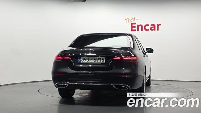 Mercedes-Benz E-Class W213 4
