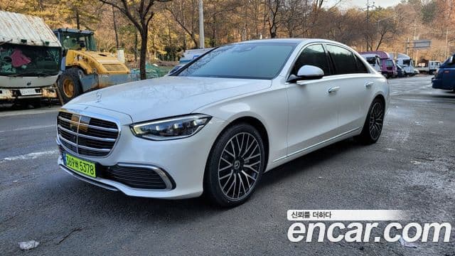 Mercedes-Benz S-Class W223 1