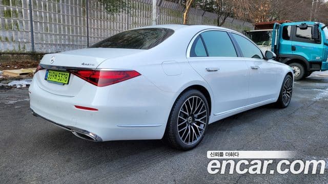 Mercedes-Benz S-Class W223 2
