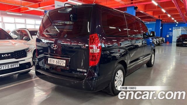 Hyundai The New Grand Starex 4