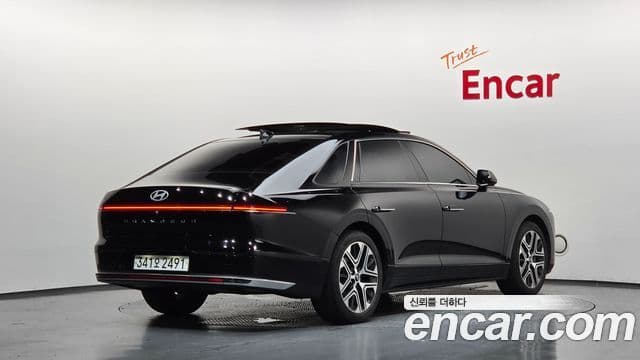 Hyundai Grandeur (GN7) 2