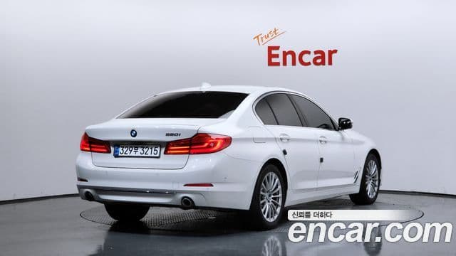 BMW 5 Series (G30) 2