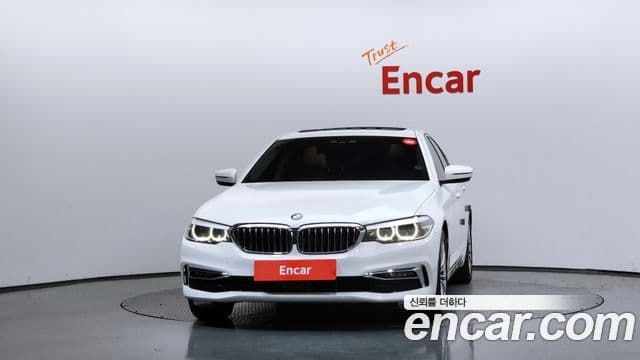 BMW 5 Series (G30) 3