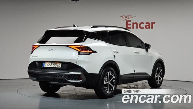Kia Sportage 5th Gen Hybrid 2