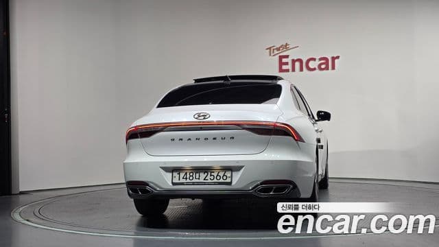 Hyundai The New Grandeur IG Hybrid 4